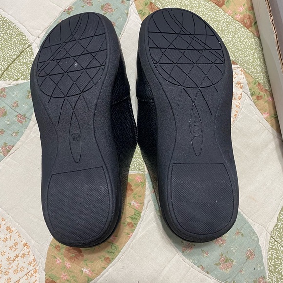 Women’s black s 10 wide cloudwalker by avenue clogs NWOT never worn - Picture 4 of 6